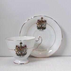 RIDGEWAY POTTERIES Royal Adderley Canada
Crest H1418L Fine Bone China Tea Cup